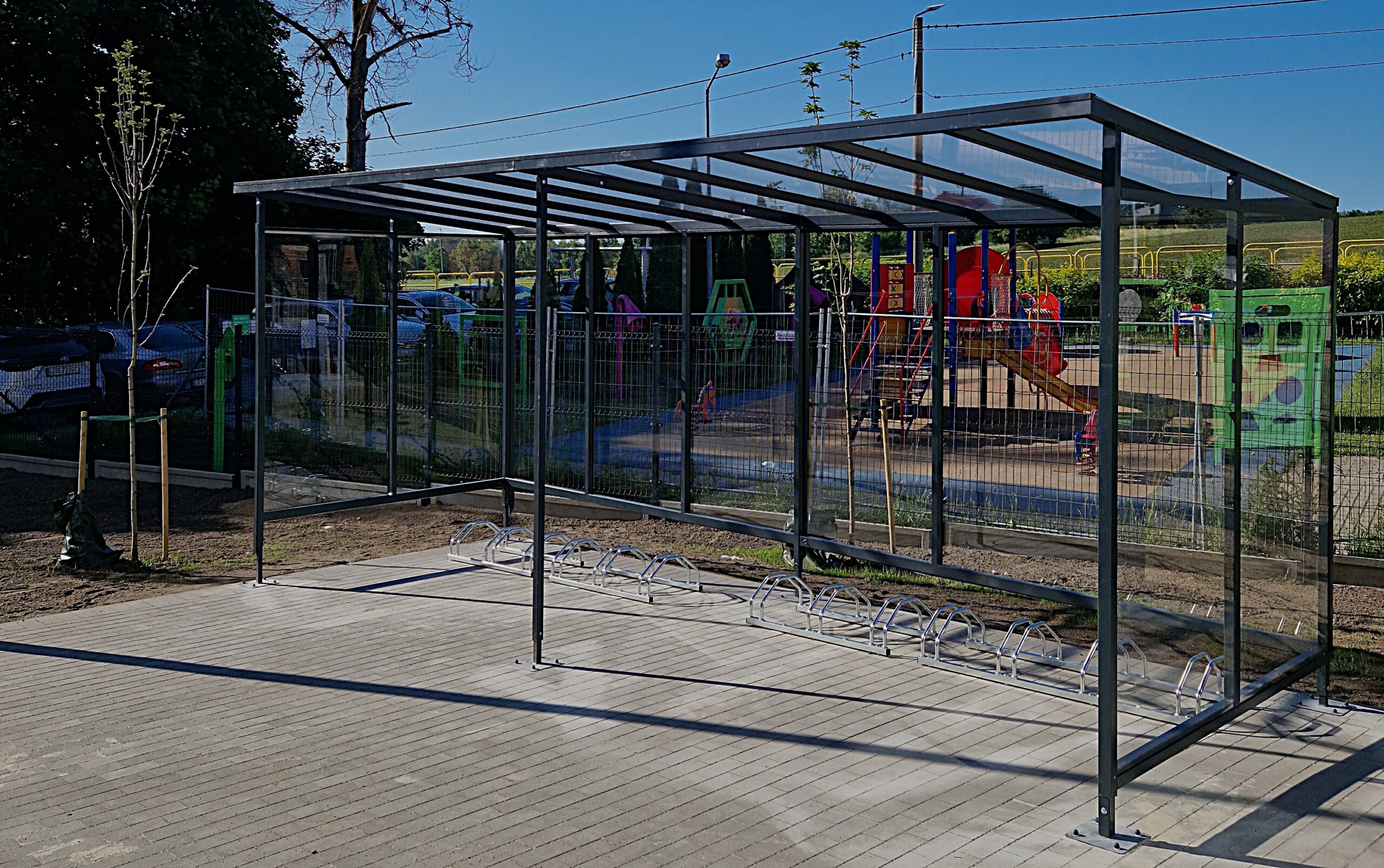 Wiaty rowerowe na nowoczesnym osiedlu – jak zaplanować bezpieczny parking dla jednośladów?